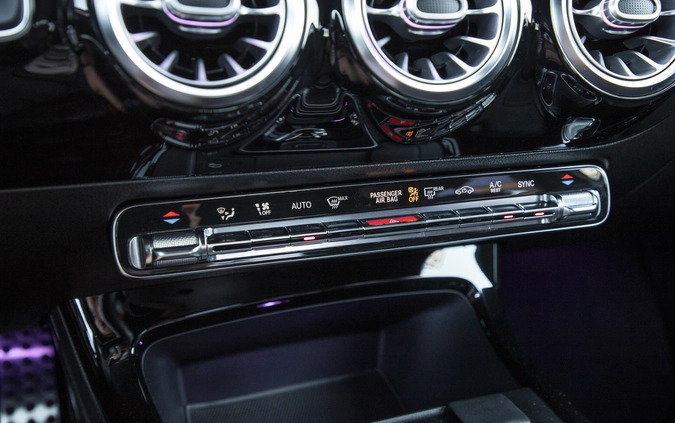 Mercedes-Benz Klasa A cena 106000 przebieg: 74000, rok produkcji 2018 z Radom małe 407